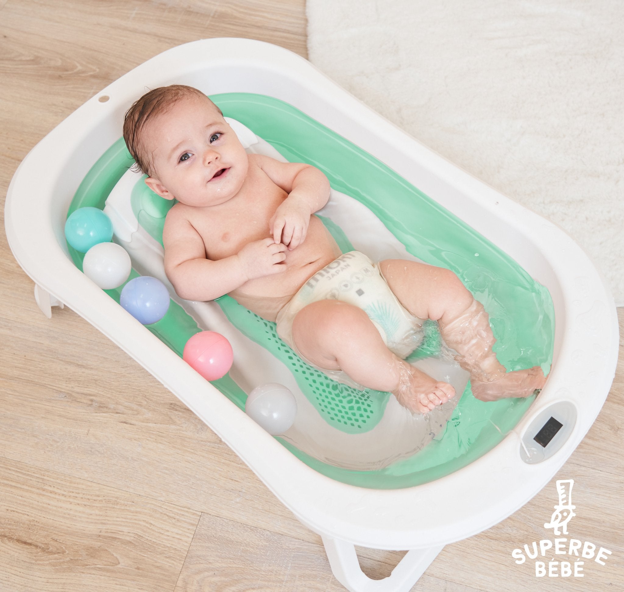 Superb Baby - Foldable baby bath kit with deckchair, thermometer and 5 free  balls – Superbe Bébé
